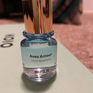 Violett_fr Amour Avec Perfum roll